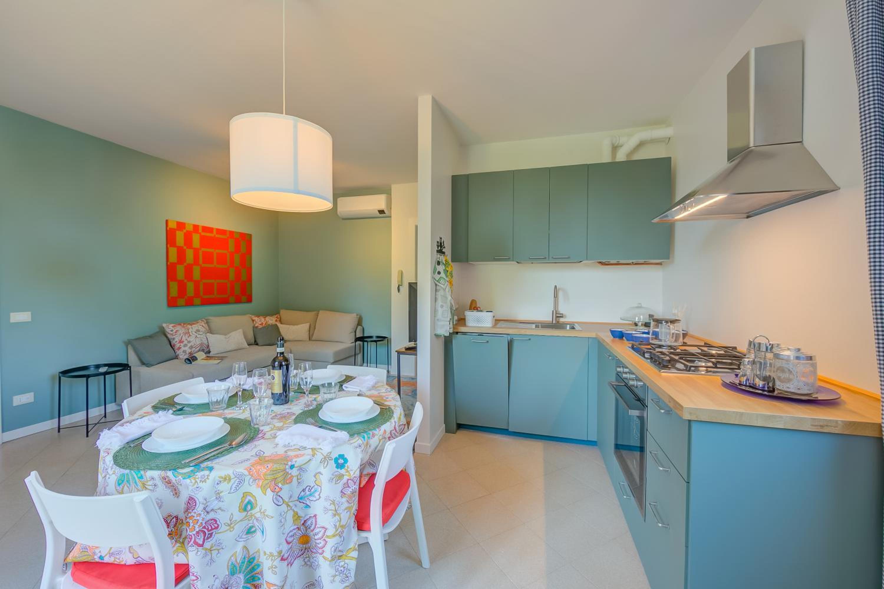 Casa Lia 2BR for 4 in Desenzano | Parking & AC - Happy Rentals