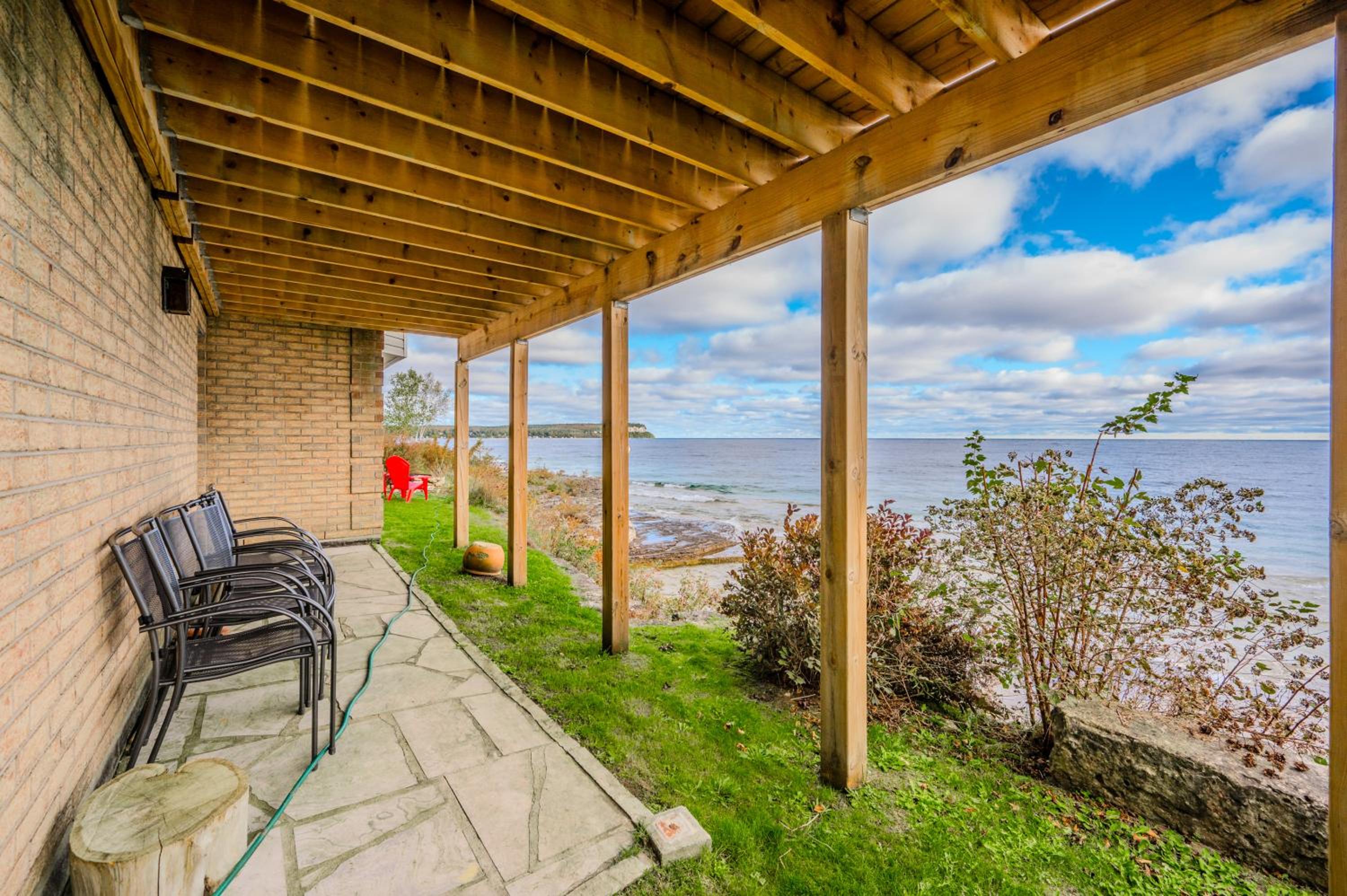Private Waterfront Escape