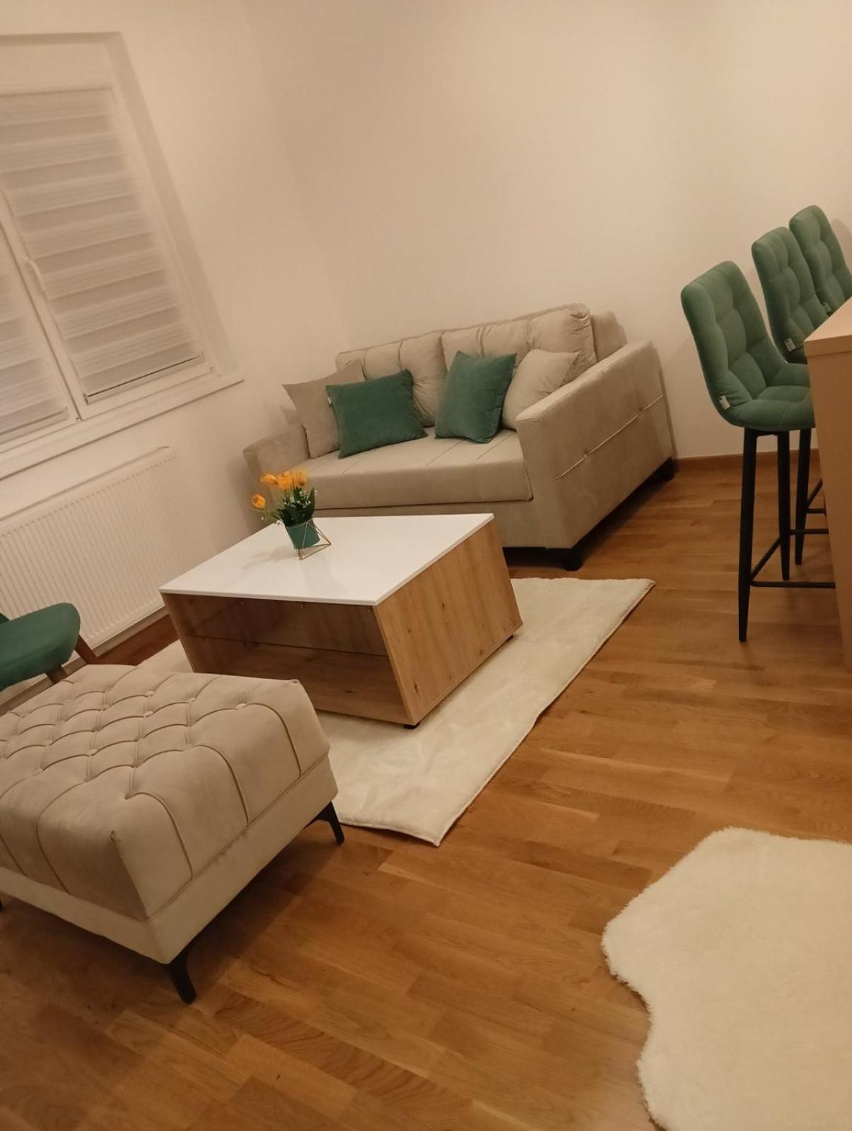 Small Family Apartman