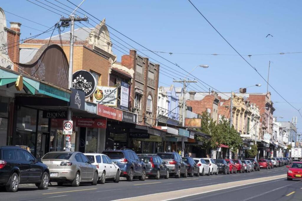 Spacious light-filled 3BD sanctuary in Northcote