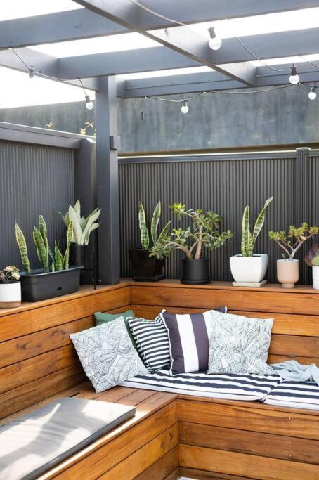 Spacious light-filled 3BD sanctuary in Northcote