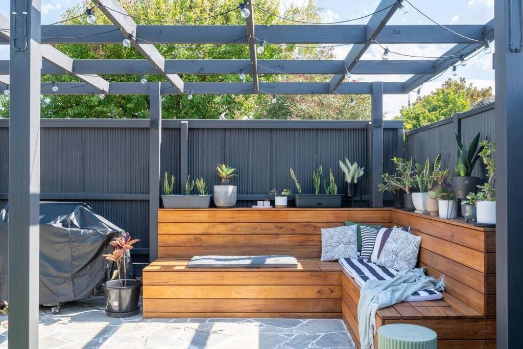 Spacious light-filled 3BD sanctuary in Northcote