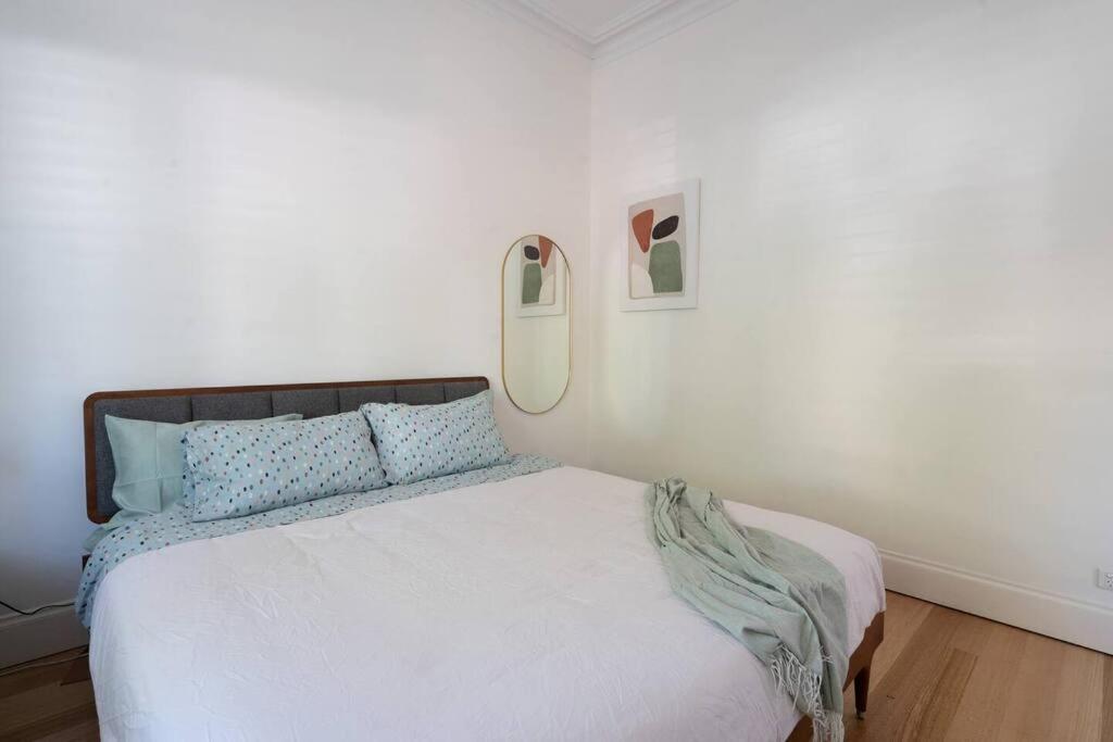 Spacious light-filled 3BD sanctuary in Northcote