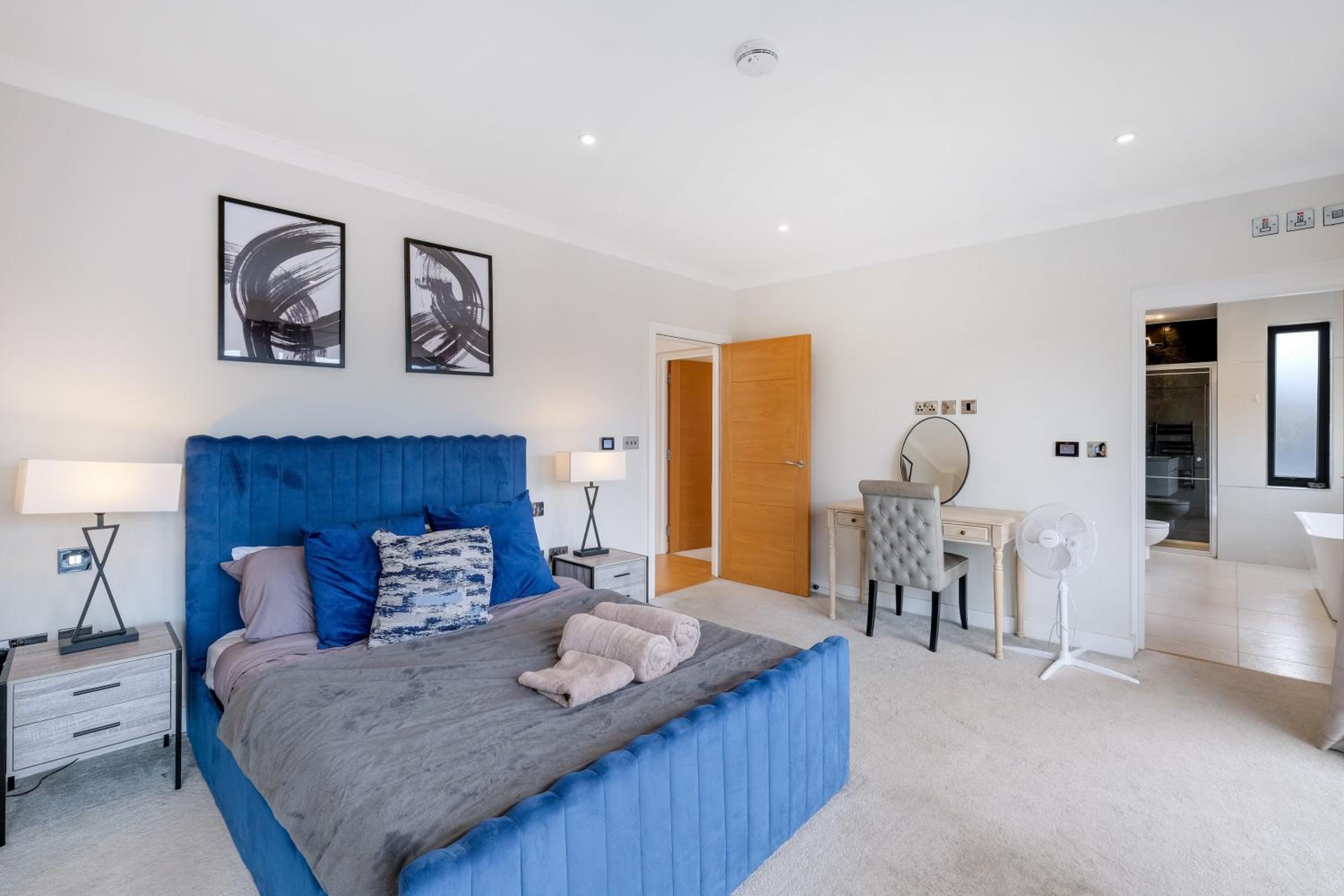 The Concord Modern 2 Bedroom Apartment