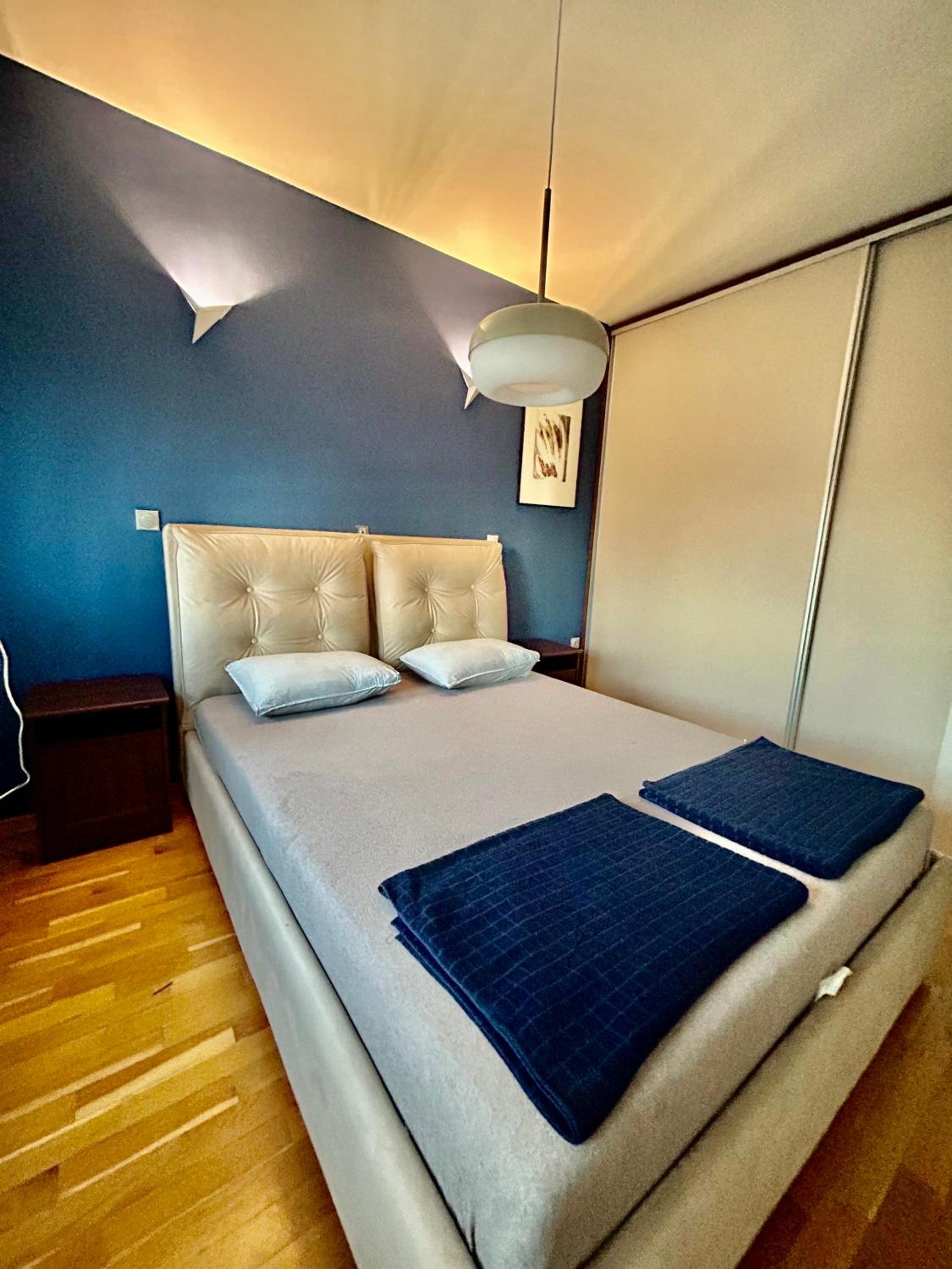 Luxury Artistic Apartment view 4
