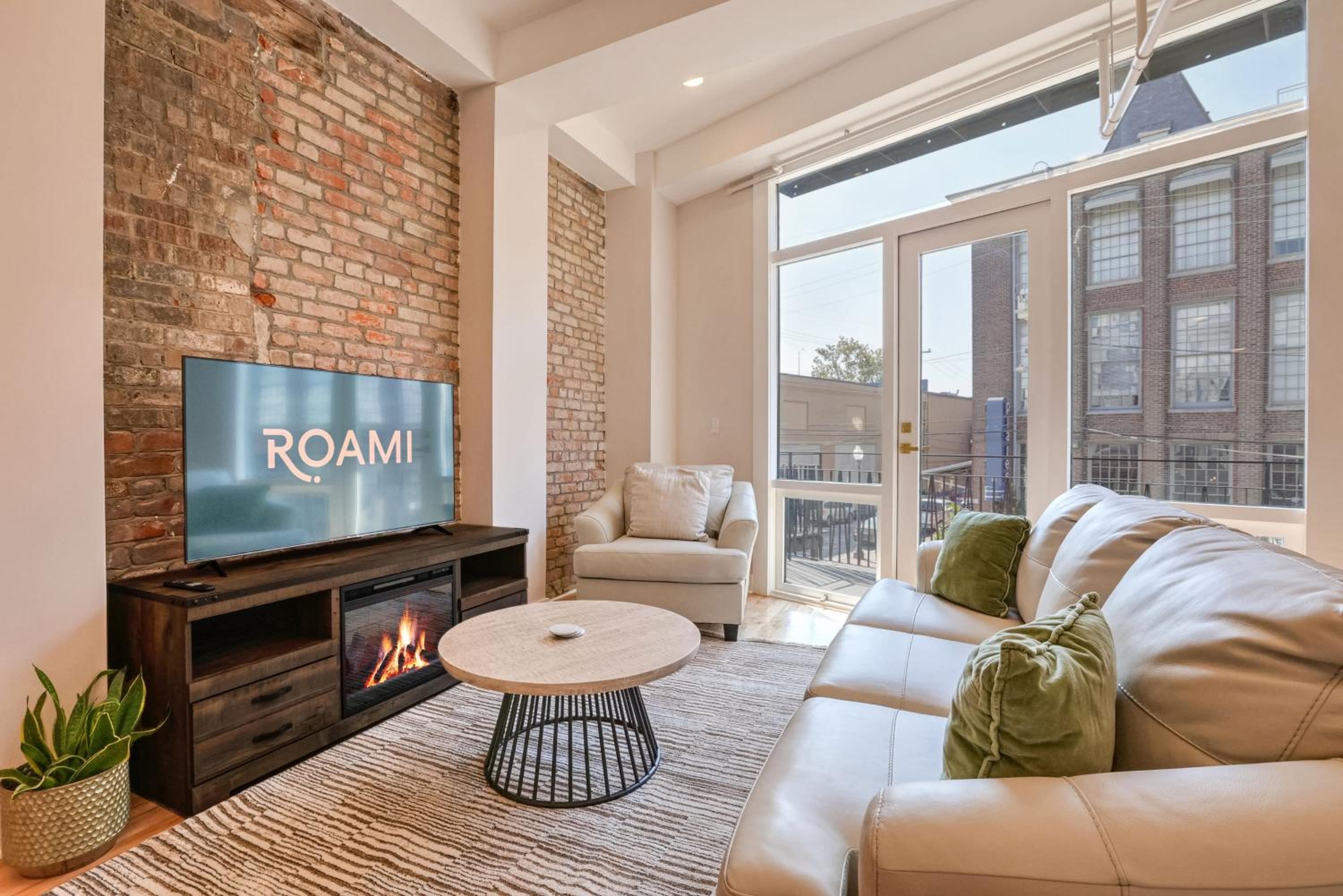 Roami at The Churchill view 3