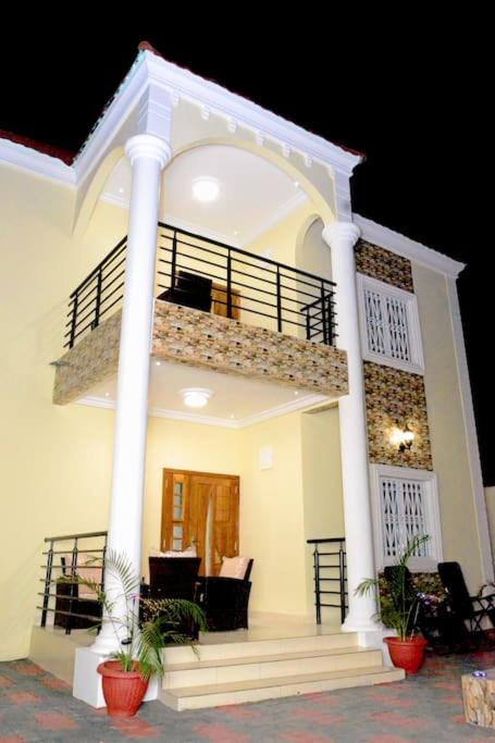 Janha Senegambia Villa rental 3 with free wifi view 2