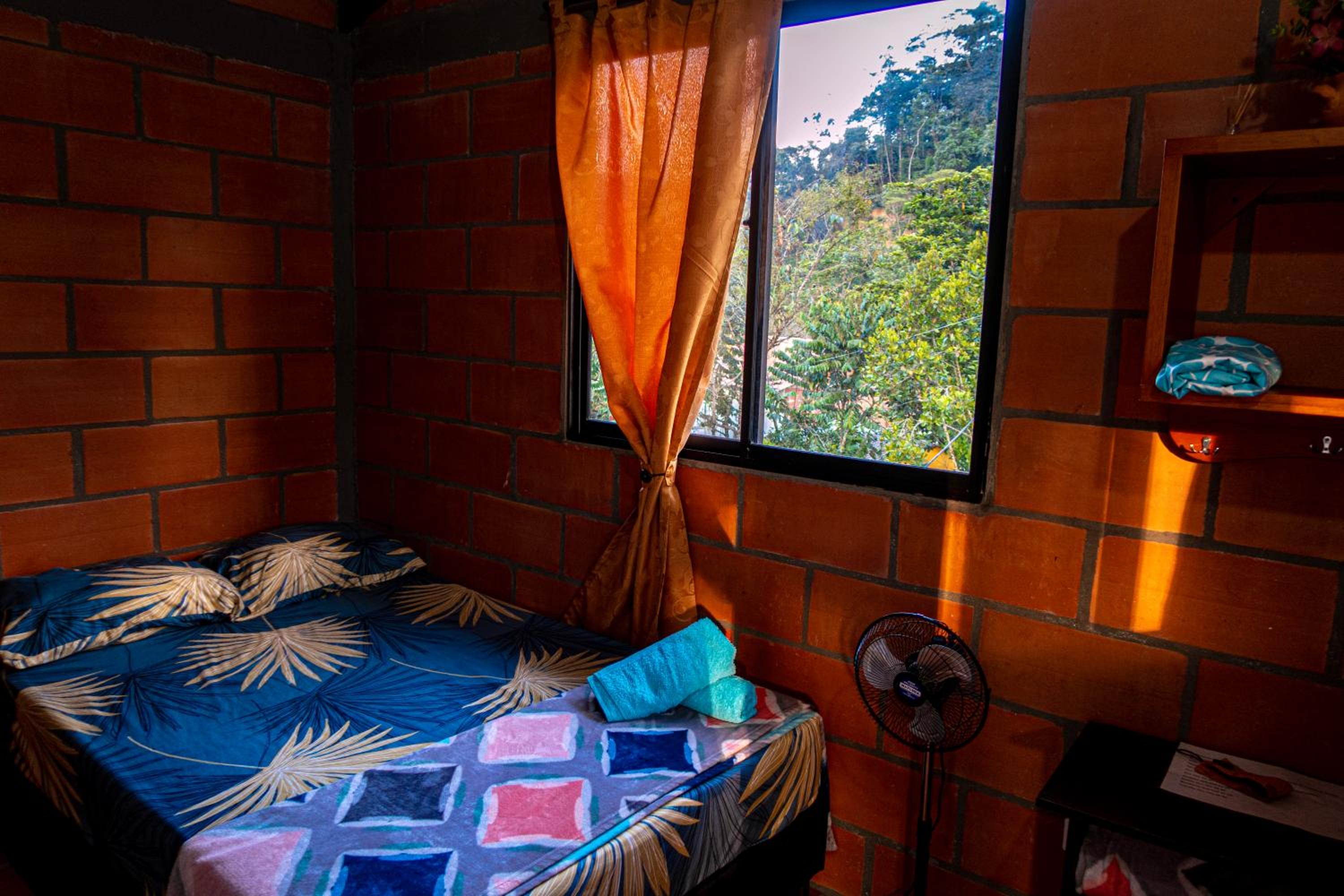 Habitaciones Finca en San Rafael Frente al charco la Cristalina con vista a las montañas