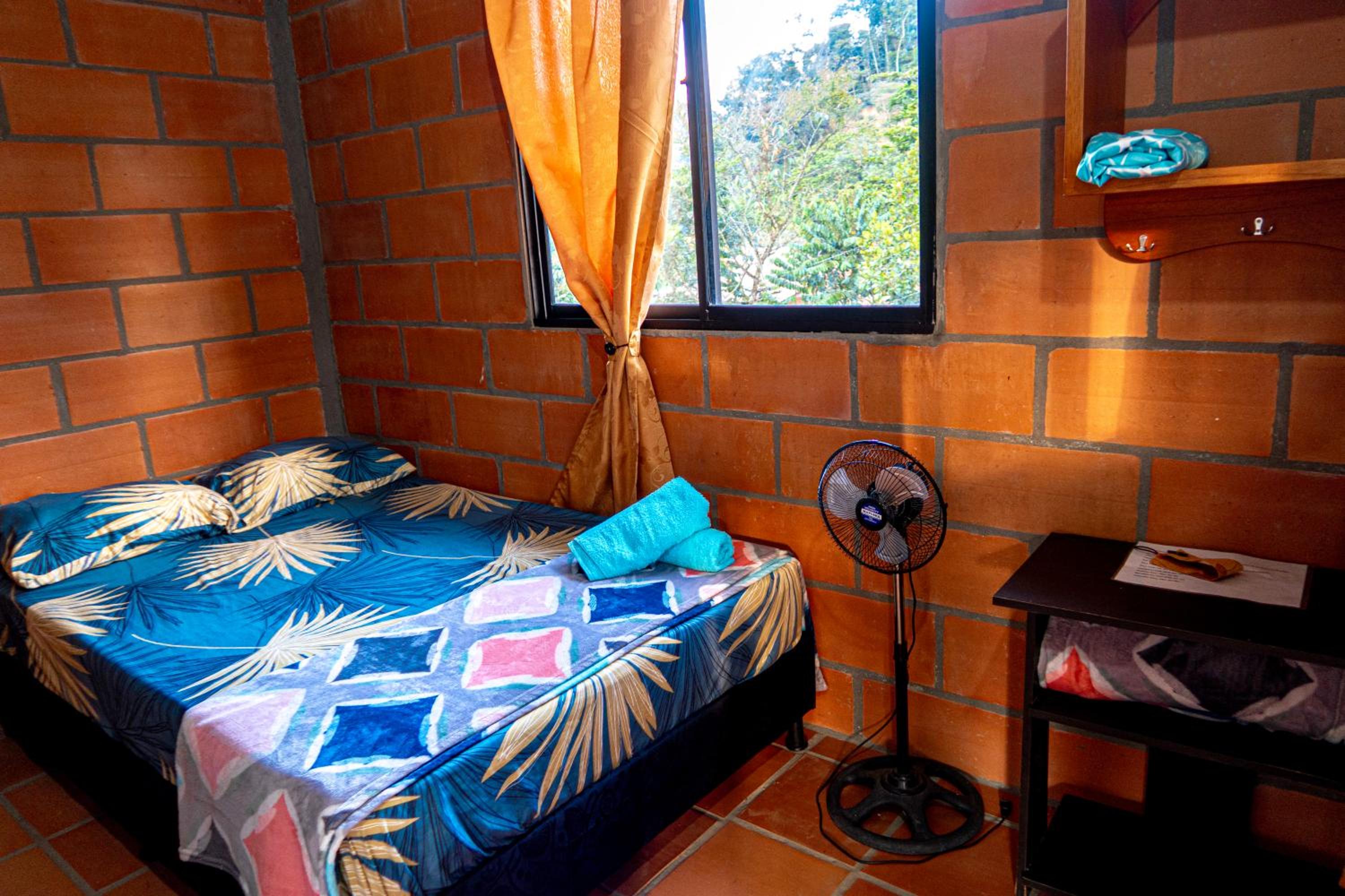 Habitaciones Finca en San Rafael Frente al charco la Cristalina con vista a las montañas