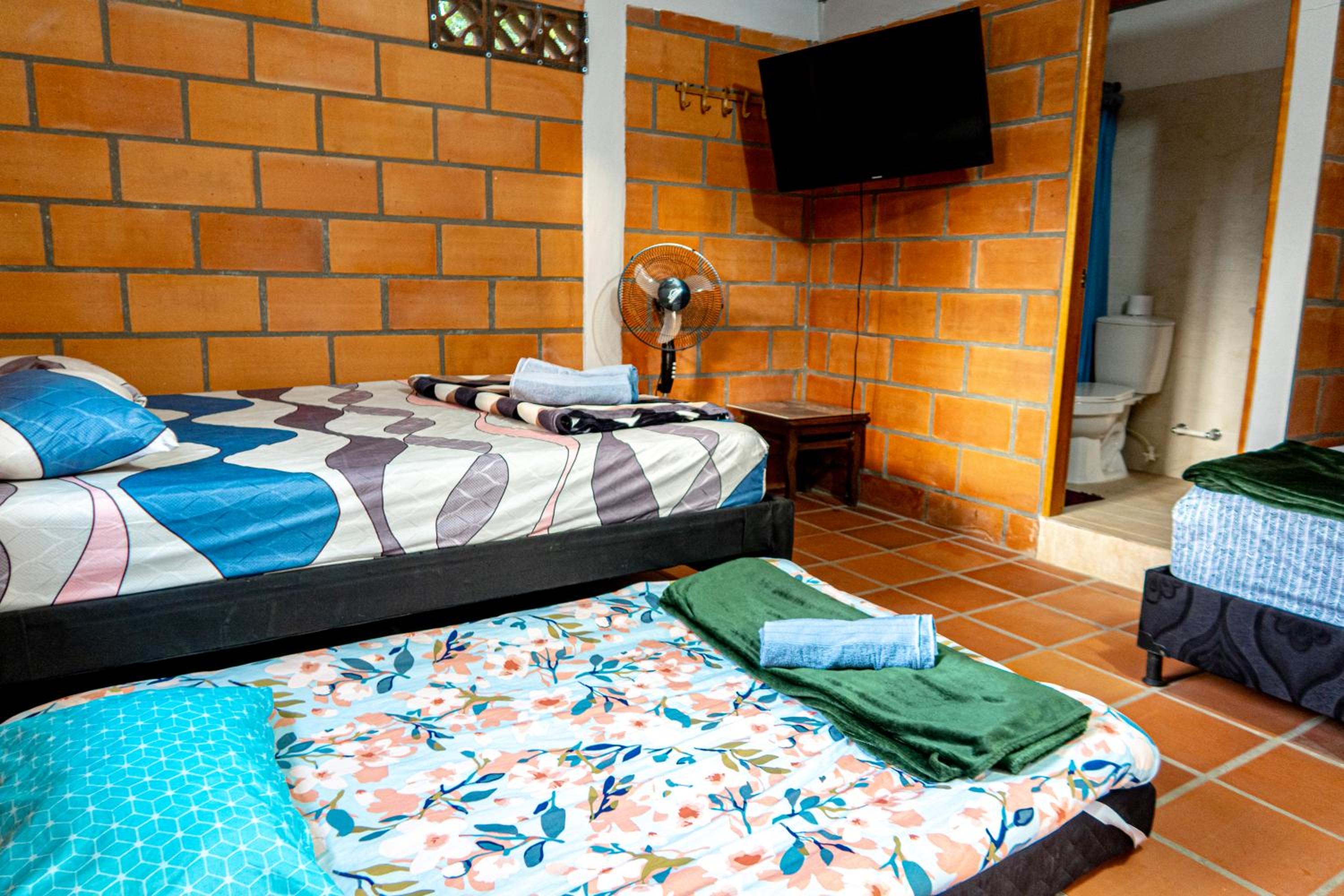 Habitaciones Finca en San Rafael Frente al charco la Cristalina con vista a las montañas