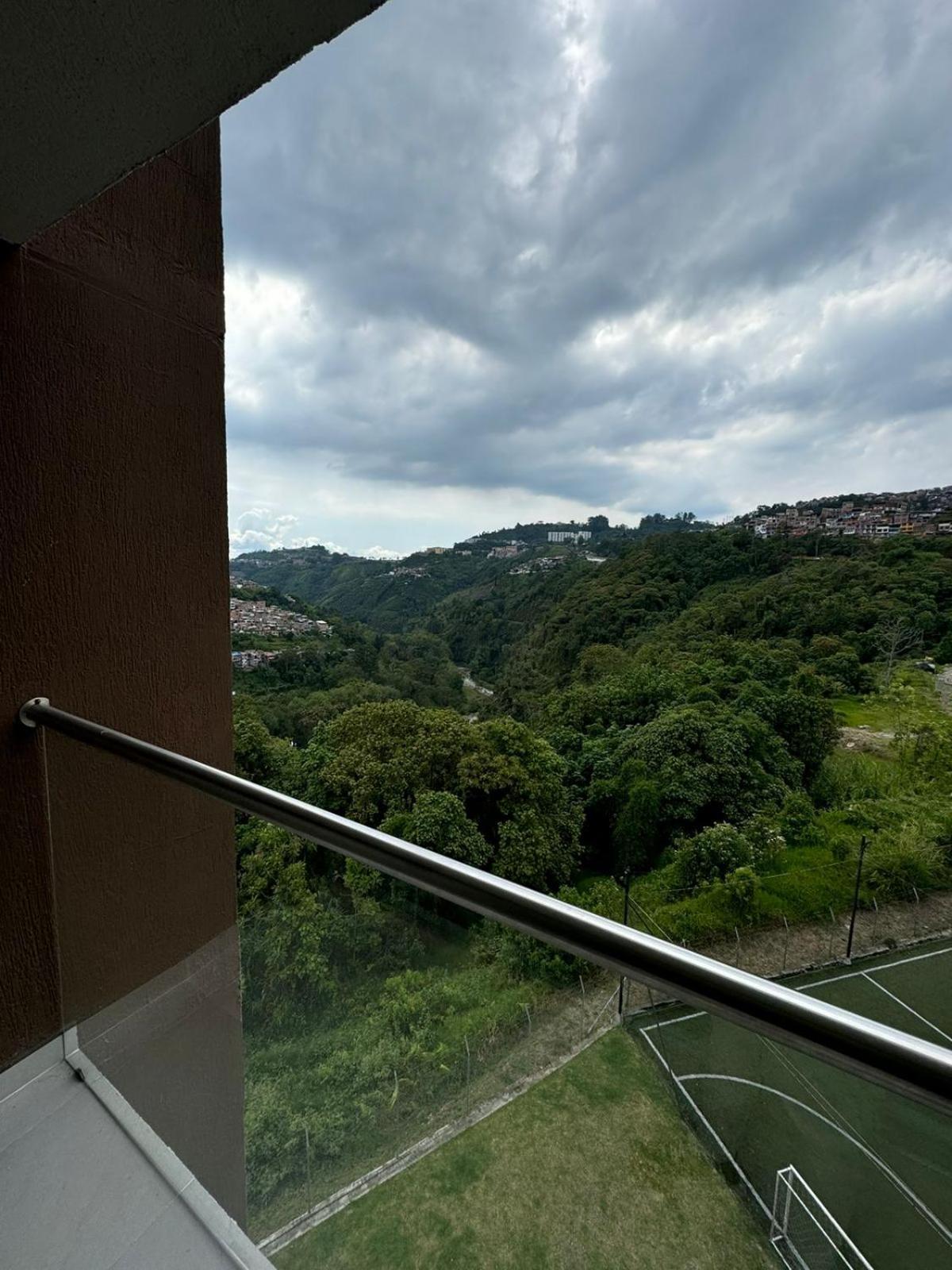 Amplio apartamento con excelente vista