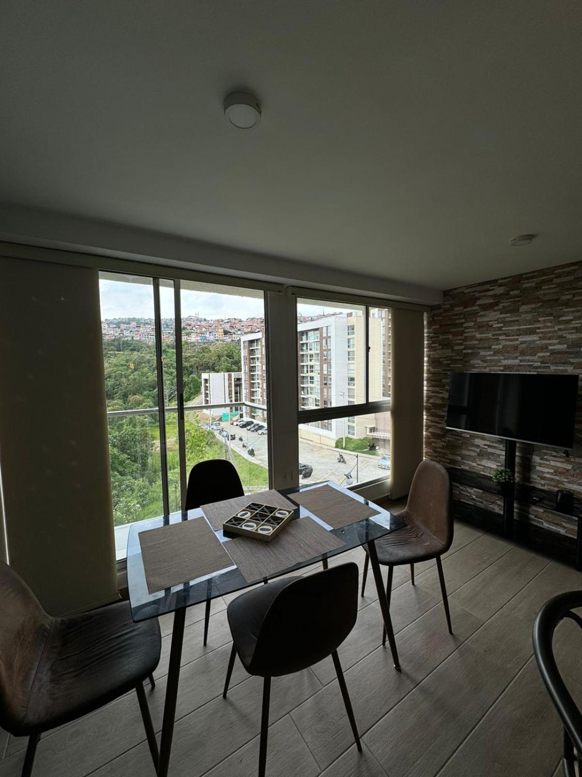 Amplio apartamento con excelente vista