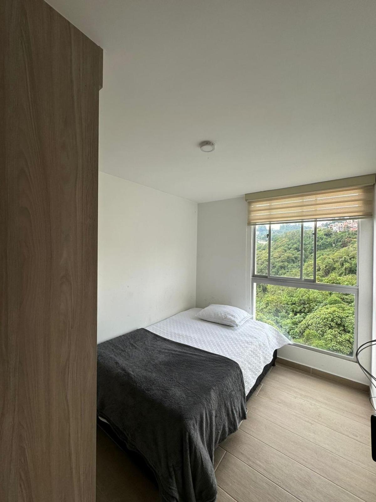 Amplio apartamento con excelente vista