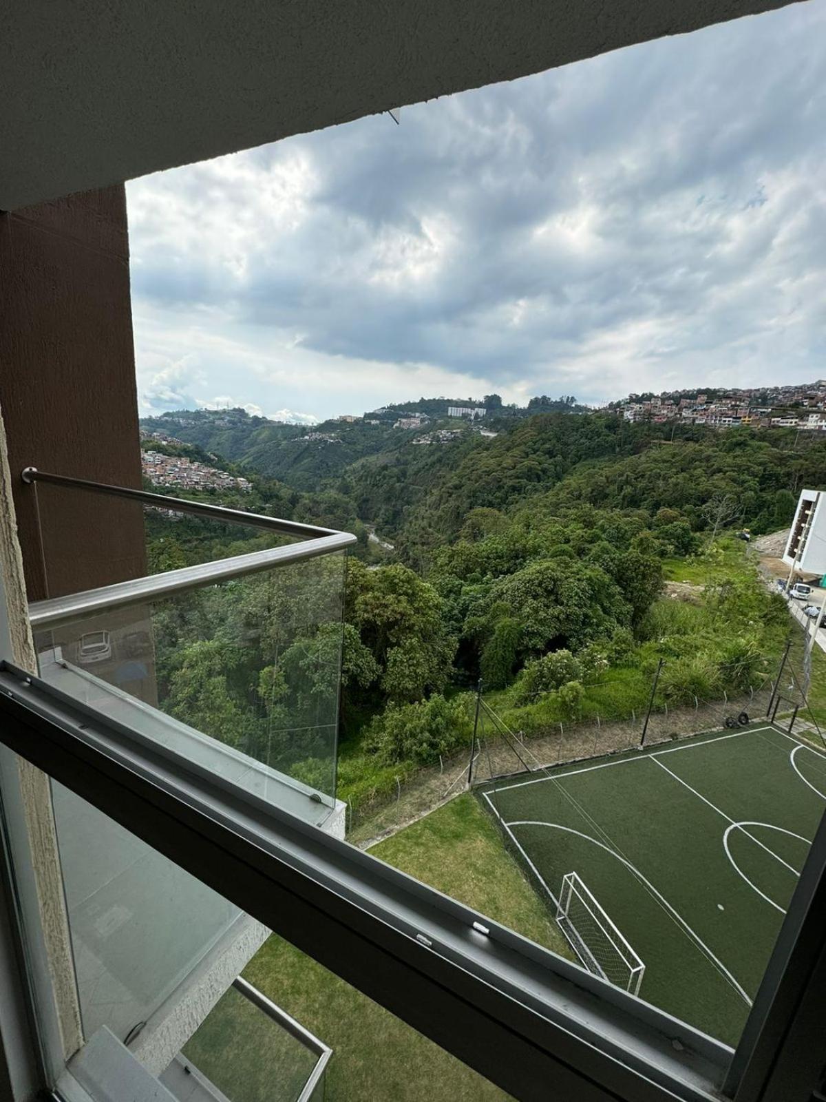 Amplio apartamento con excelente vista