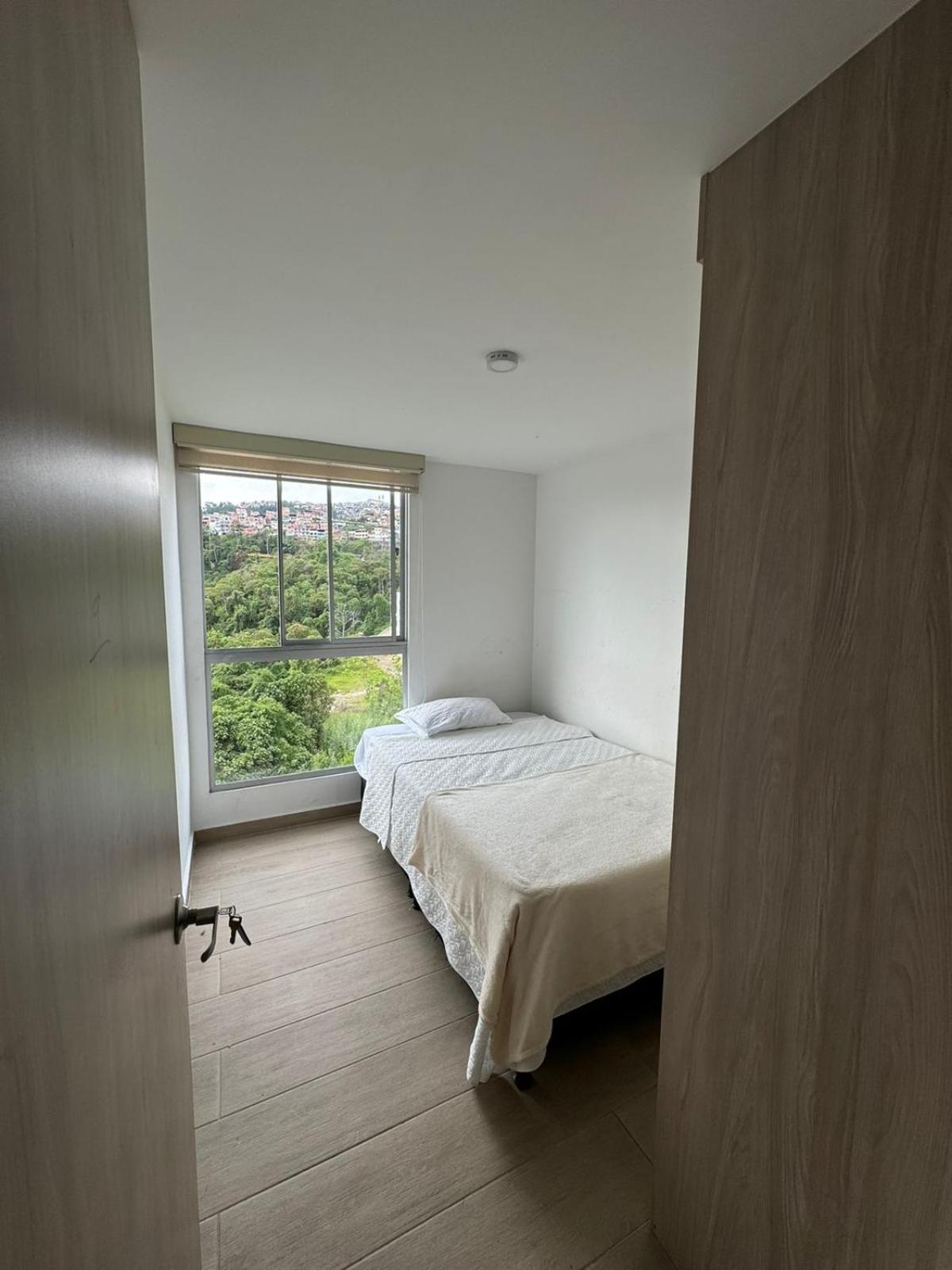 Amplio apartamento con excelente vista