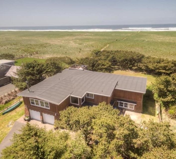 Playa Doberman Oceanfront Townhouse with Gym view 2