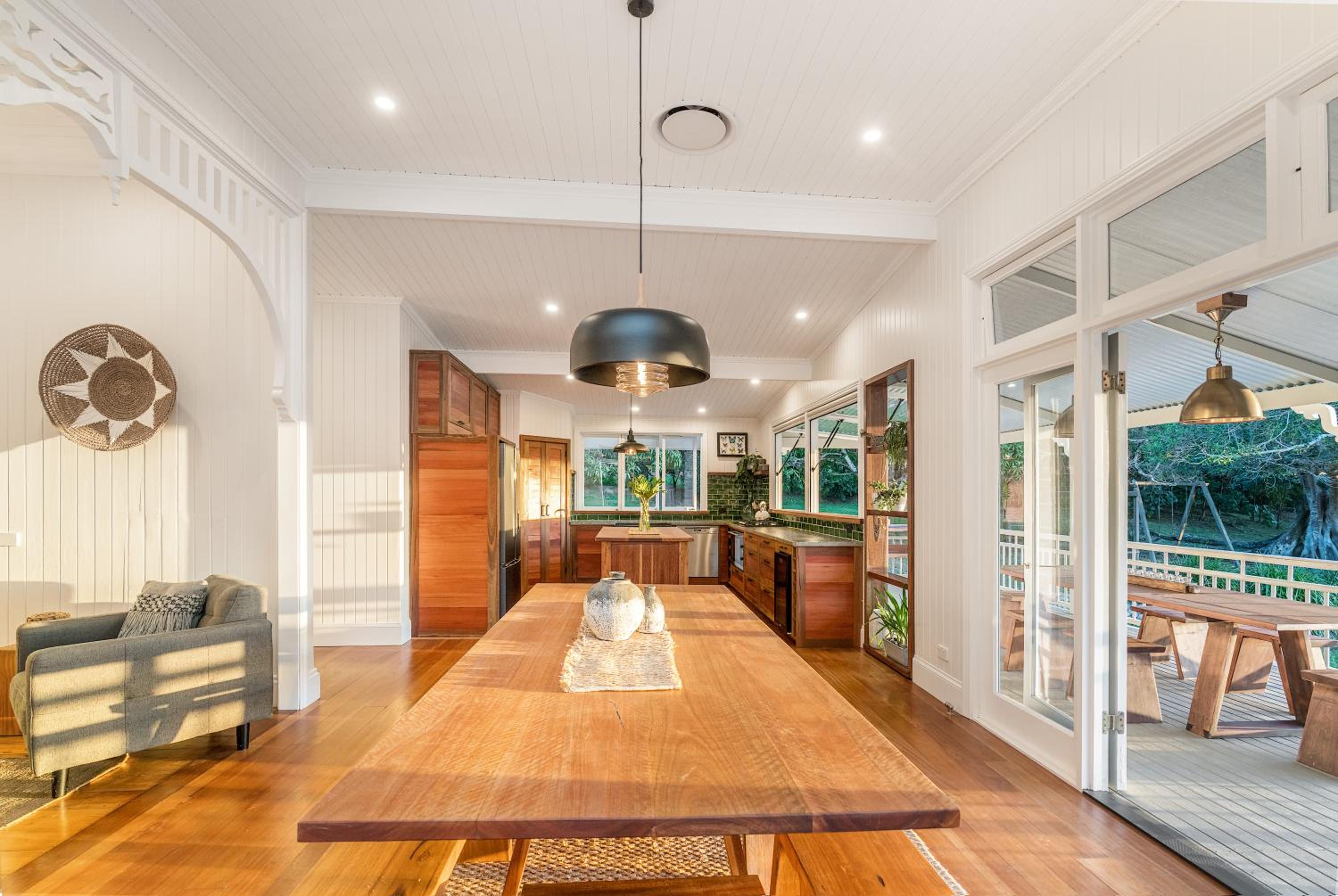 Haus Malolo Paradise 10 minutes from Byron Bay A large 5 bedroom home that sleeps 10 people