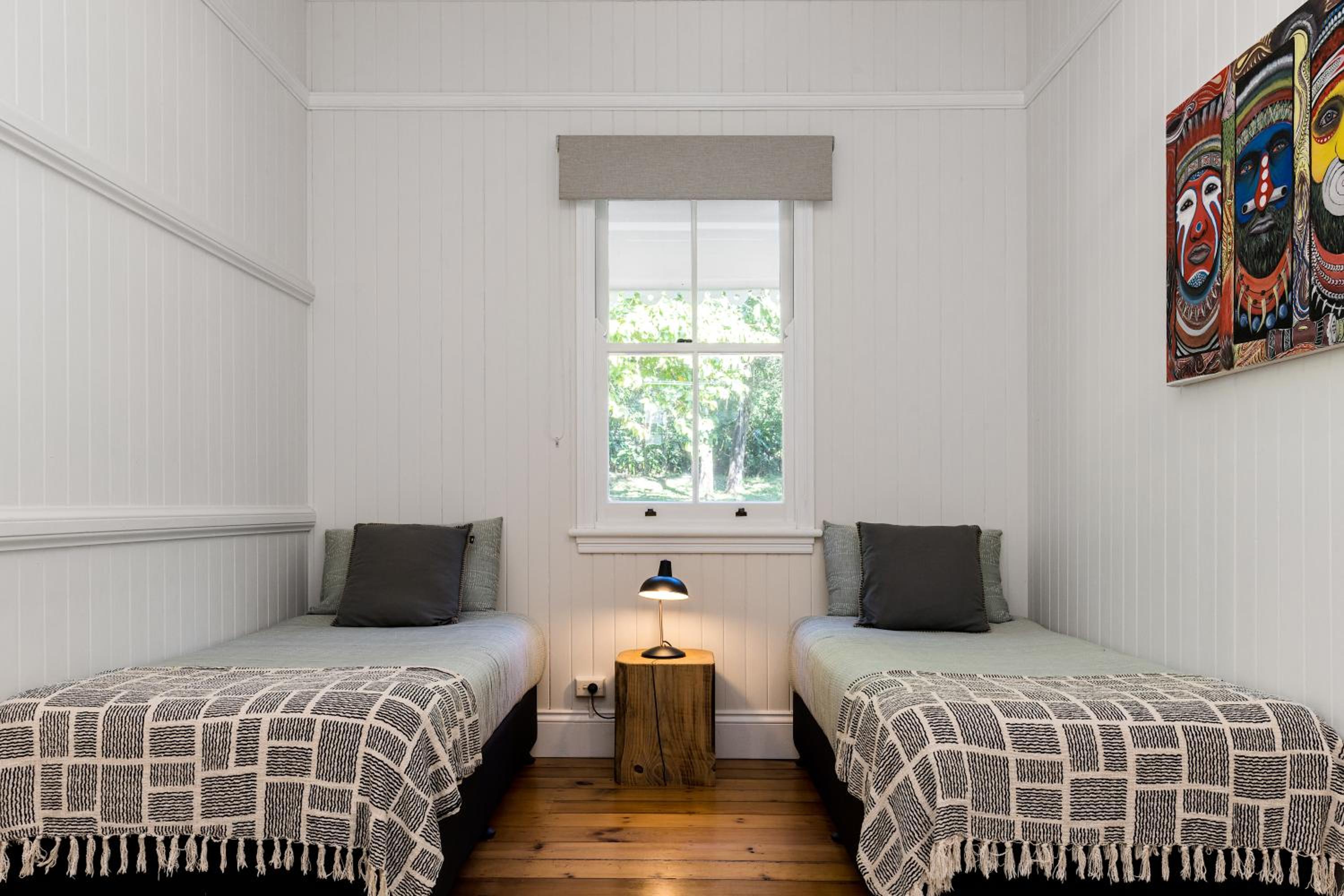 Haus Malolo Paradise 10 minutes from Byron Bay A large 5 bedroom home that sleeps 10 people