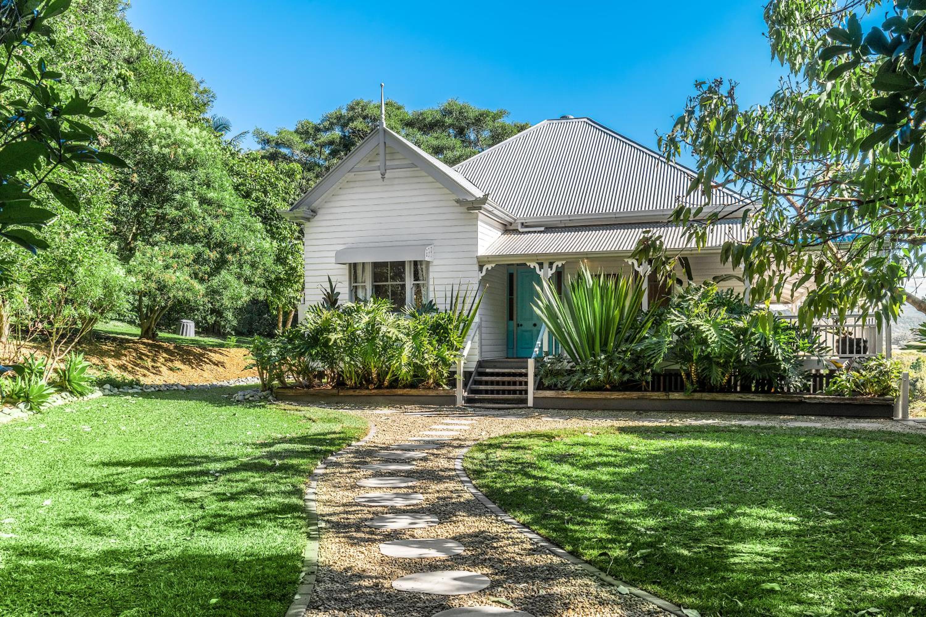 Haus Malolo Paradise 10 minutes from Byron Bay A large 5 bedroom home that sleeps 10 people
