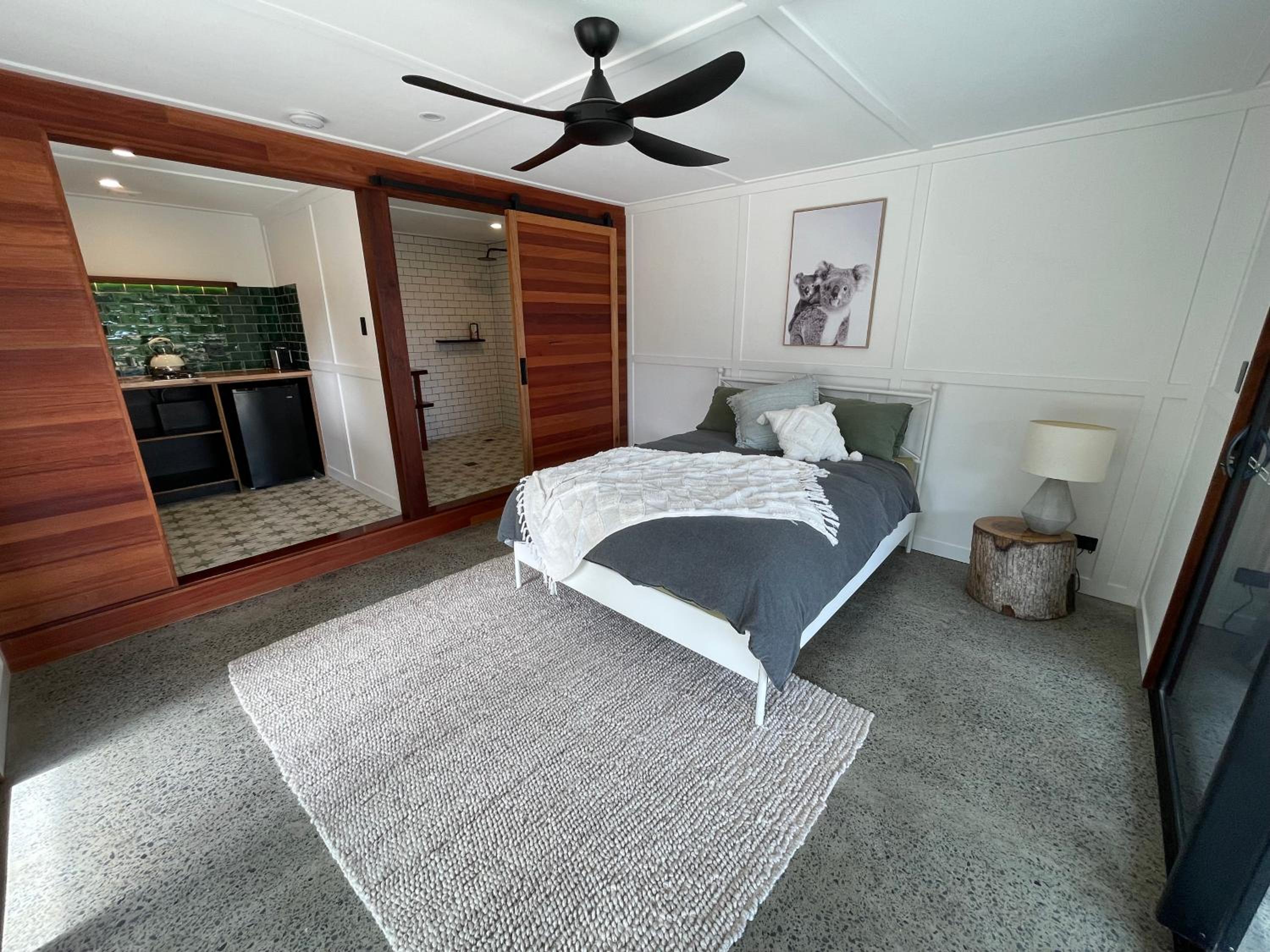 Haus Malolo Paradise 10 minutes from Byron Bay A large 5 bedroom home that sleeps 10 people