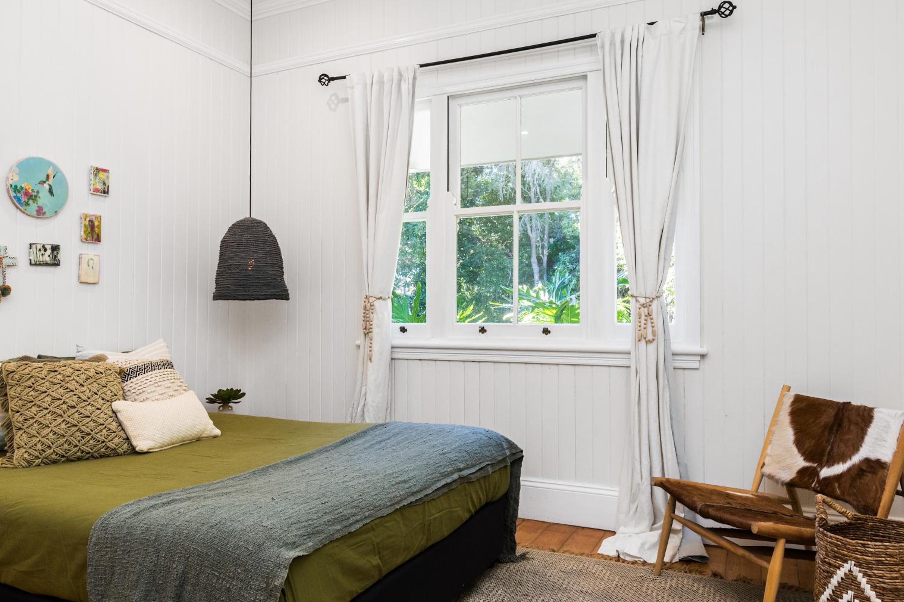 Haus Malolo Paradise 10 minutes from Byron Bay A large 5 bedroom home that sleeps 10 people