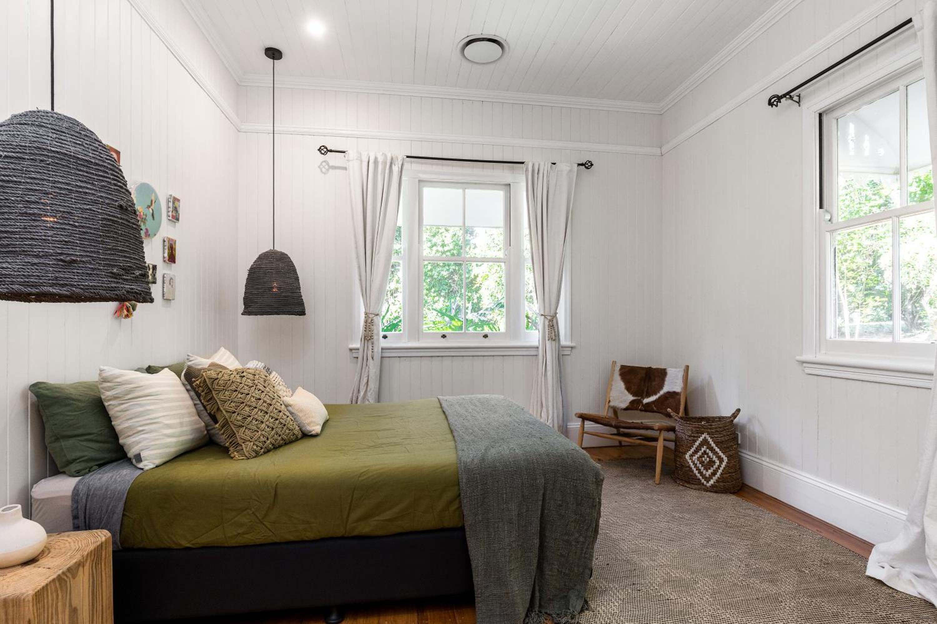 Haus Malolo Paradise 10 minutes from Byron Bay A large 5 bedroom home that sleeps 10 people