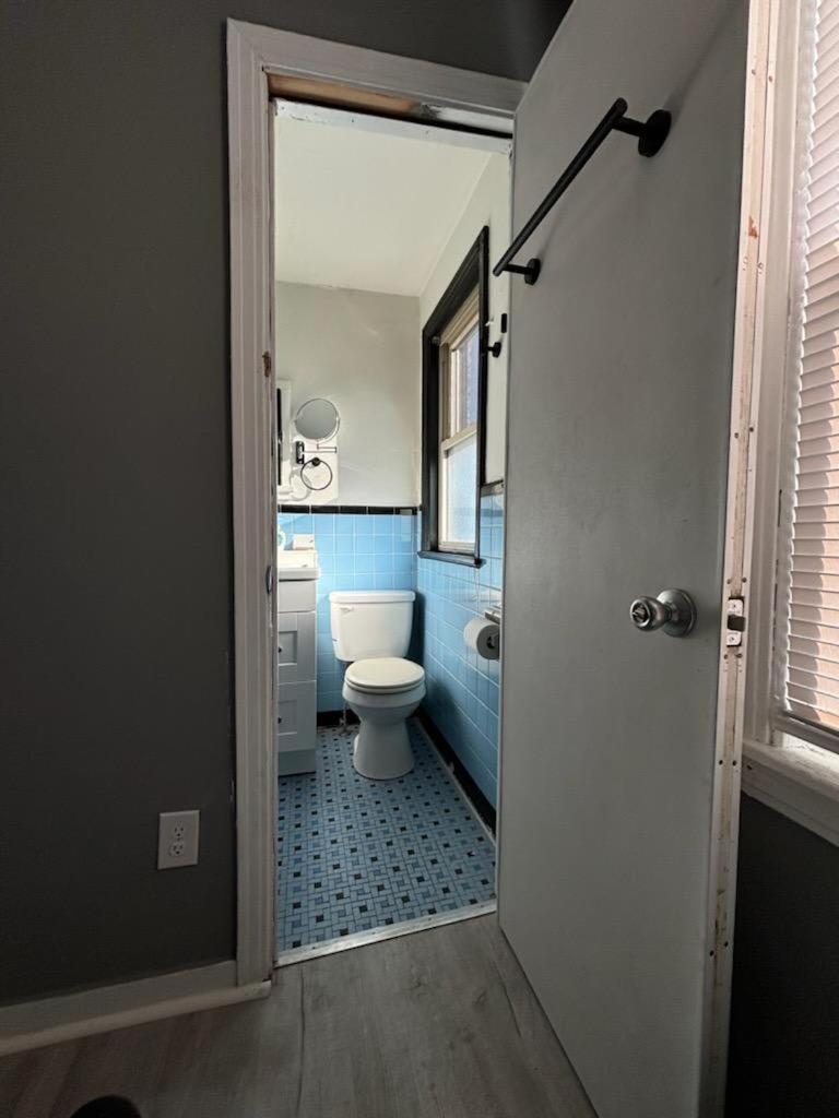 The Kennywood Suite The Blue Racer Car - Property Image 6