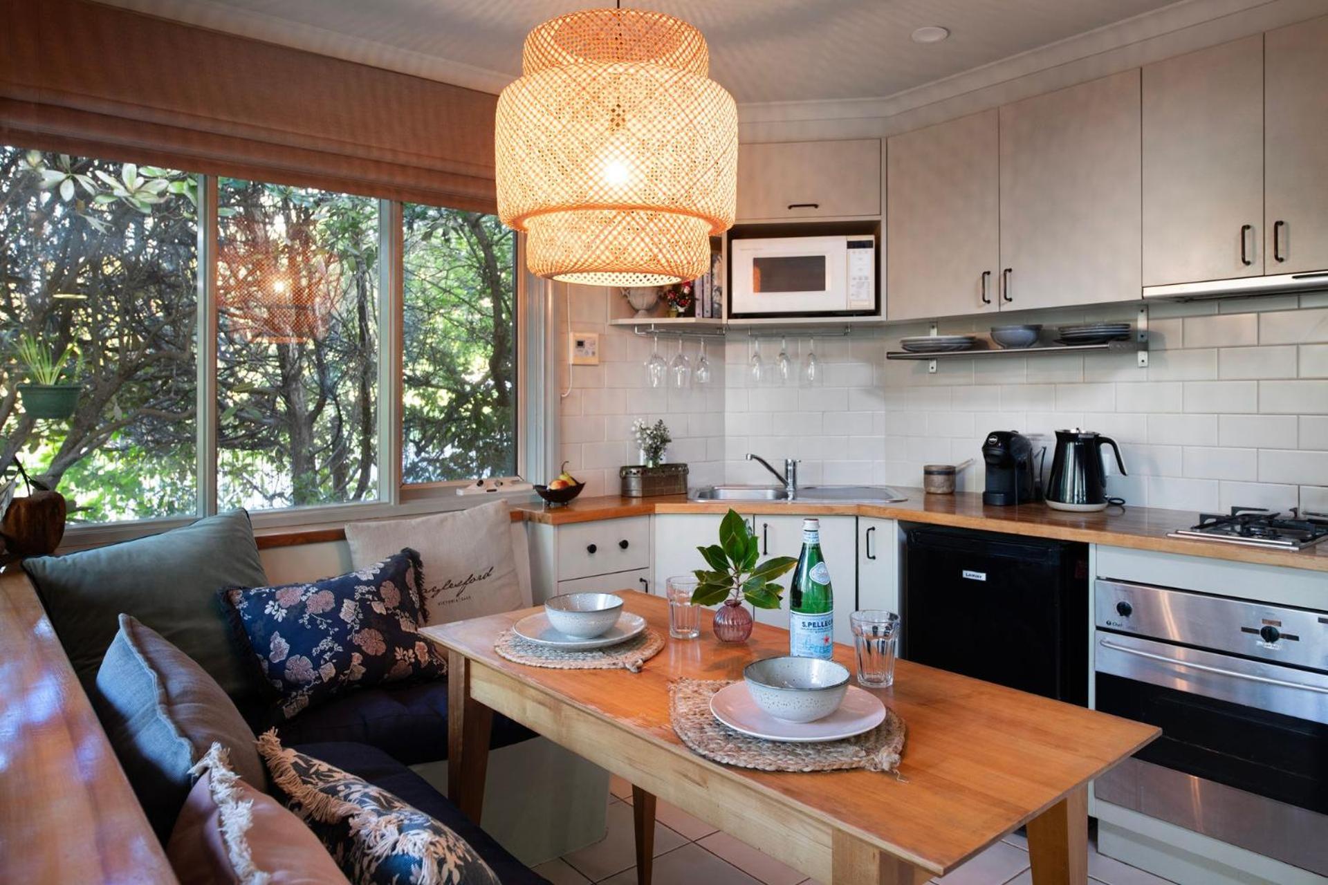 The Acorn -open fire,spa bath,dog friendly