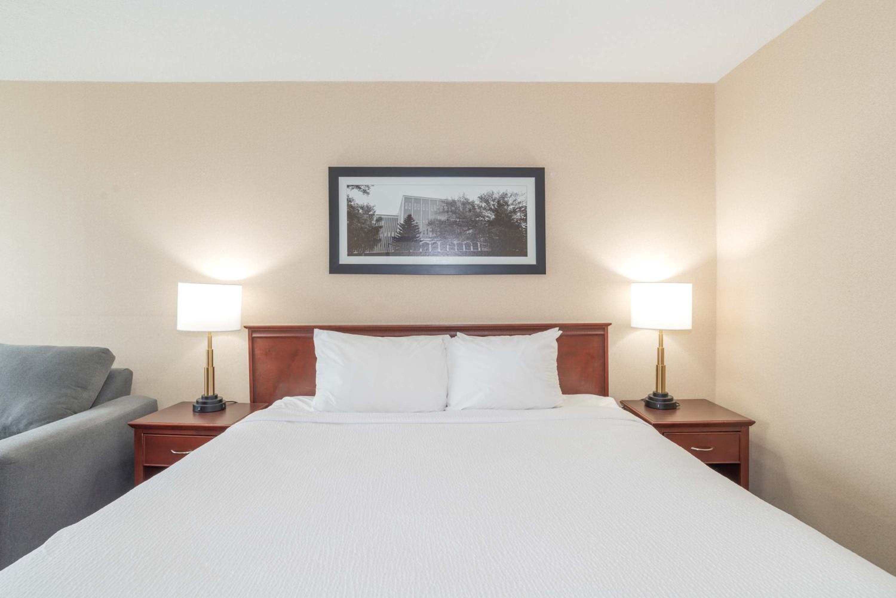 Lethbridge Vacations - Sandman Hotel Lethbridge - Property Image 5