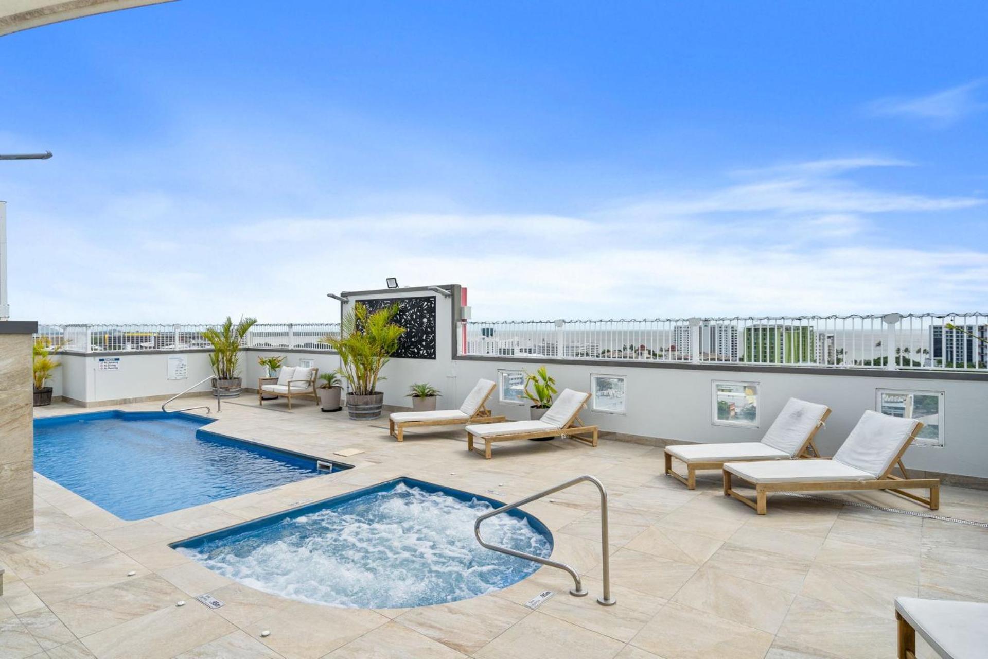 Belle Escapes 710 Elevated CBD getaway with magical views