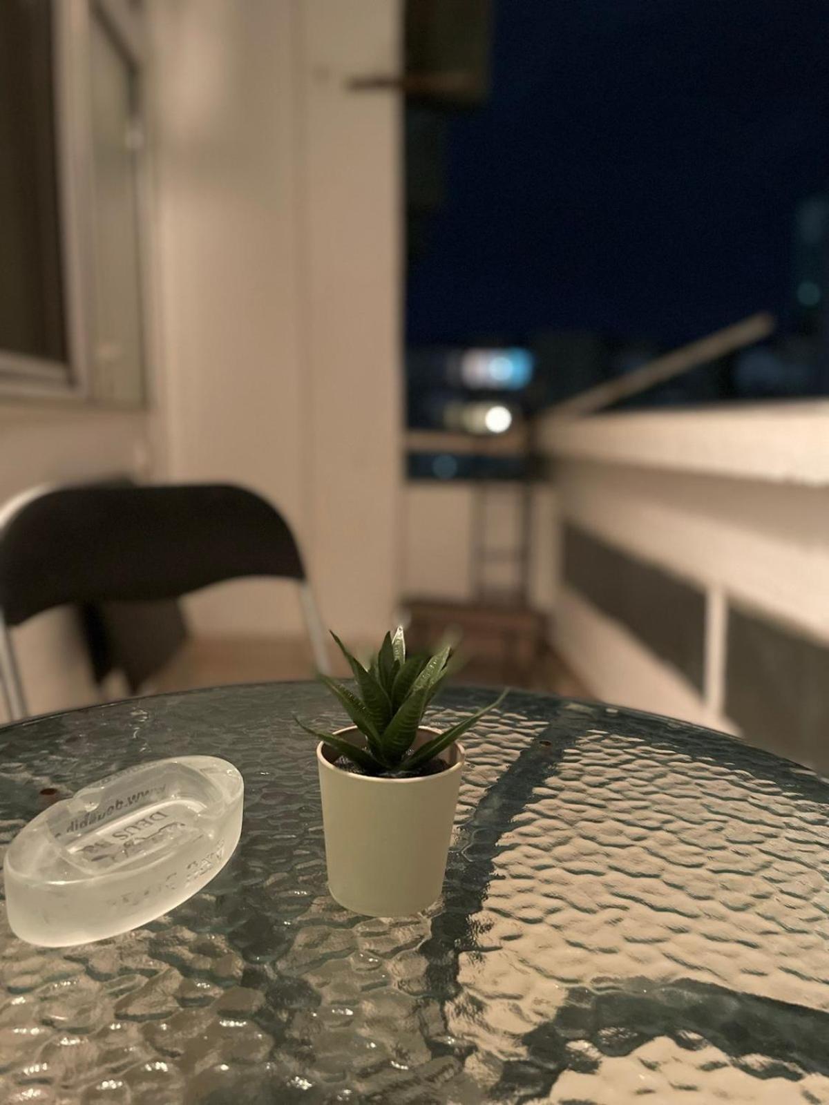 City Centre Comfort Apartment - Free Parking