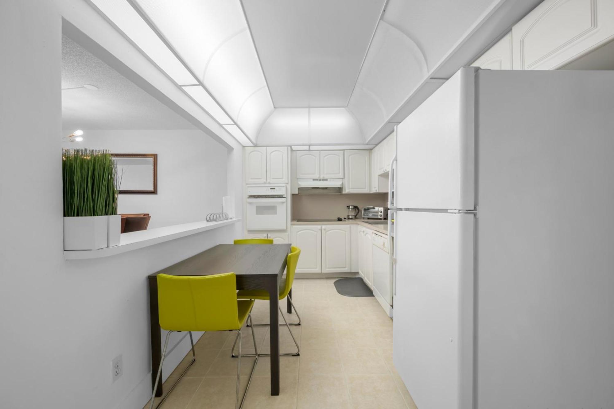 Nice and economic family apartment on the beach view 3