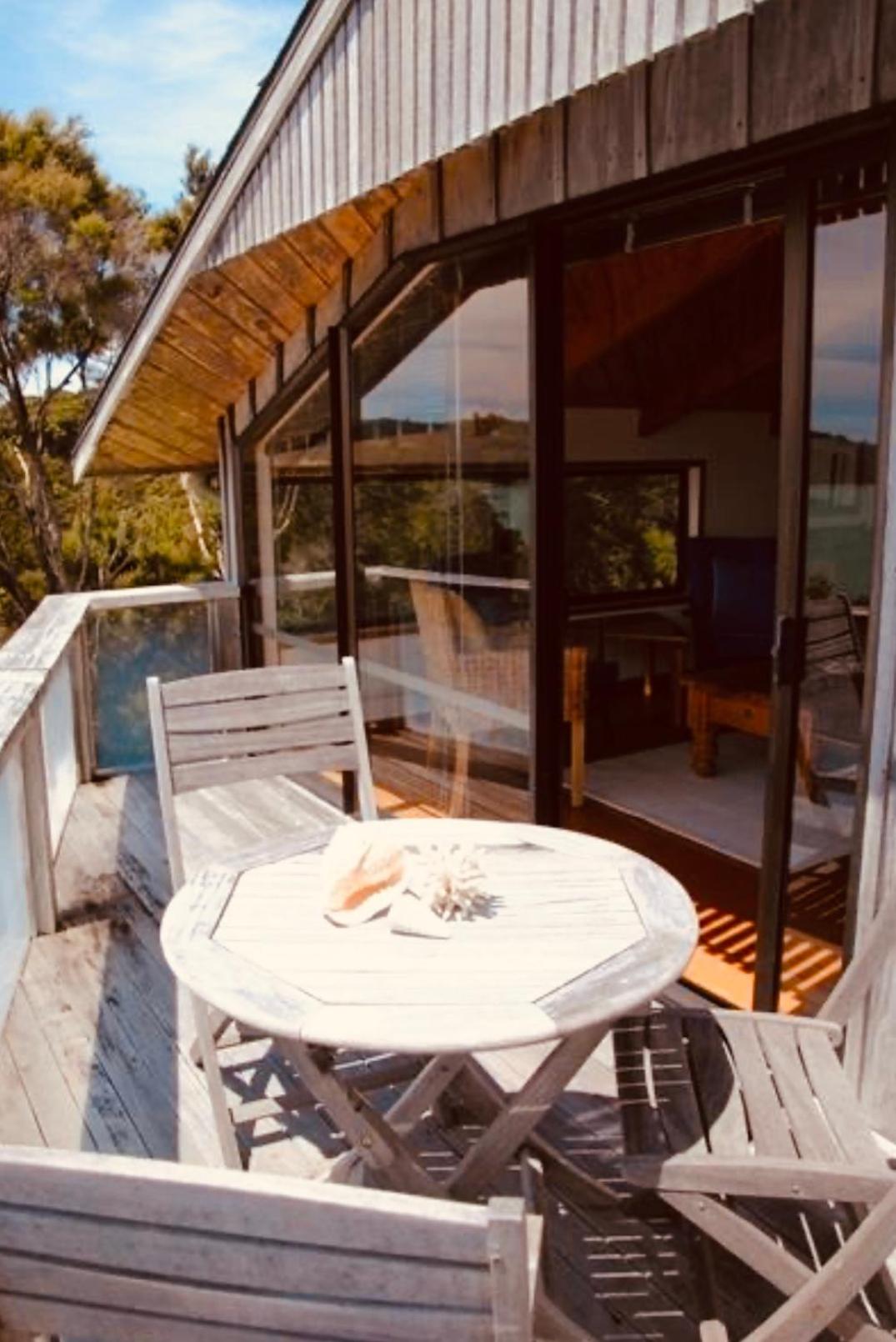 Pomare Beach Chalet view 2