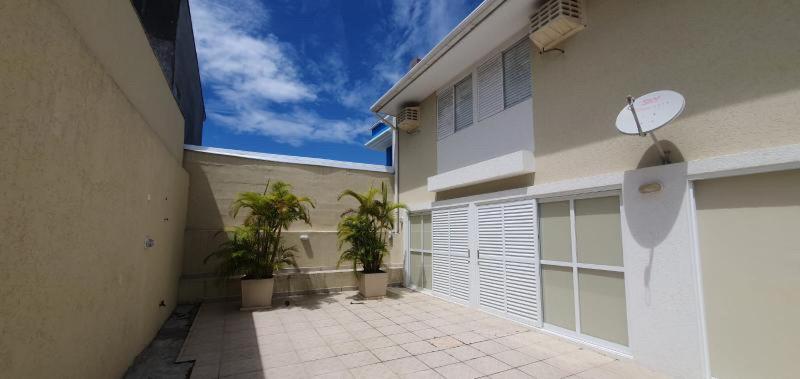 Sobrado aconchegante com Piscina Ar Condicionado 3 quartos a 150 metros do mar no Brejatuba