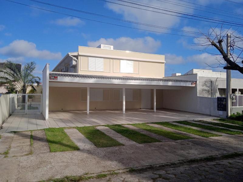Sobrado aconchegante com Piscina Ar Condicionado 3 quartos a 150 metros do mar no Brejatuba