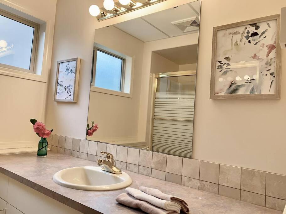 Water front Private suite with free parking