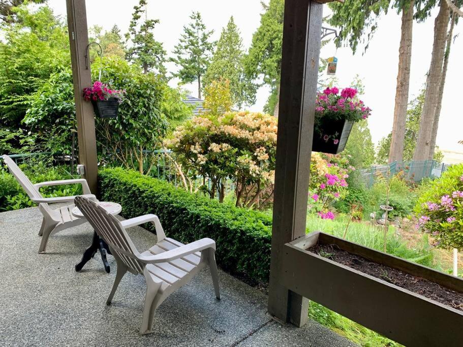 Water front Private suite with free parking