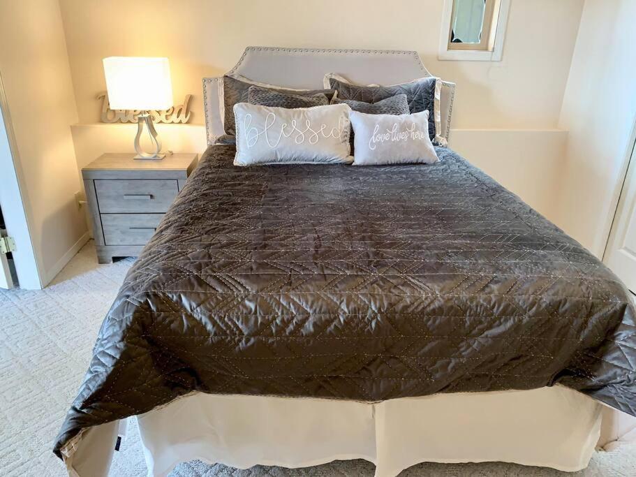 Water front Private suite with free parking