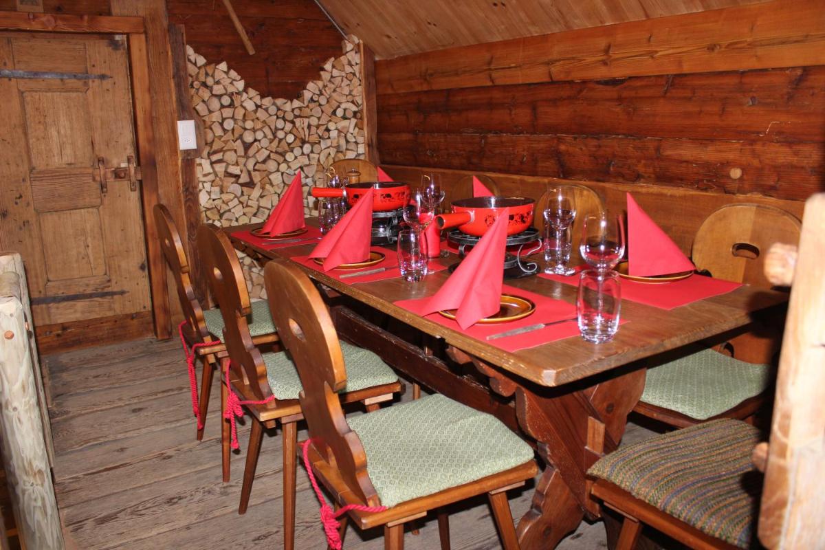 restaurant