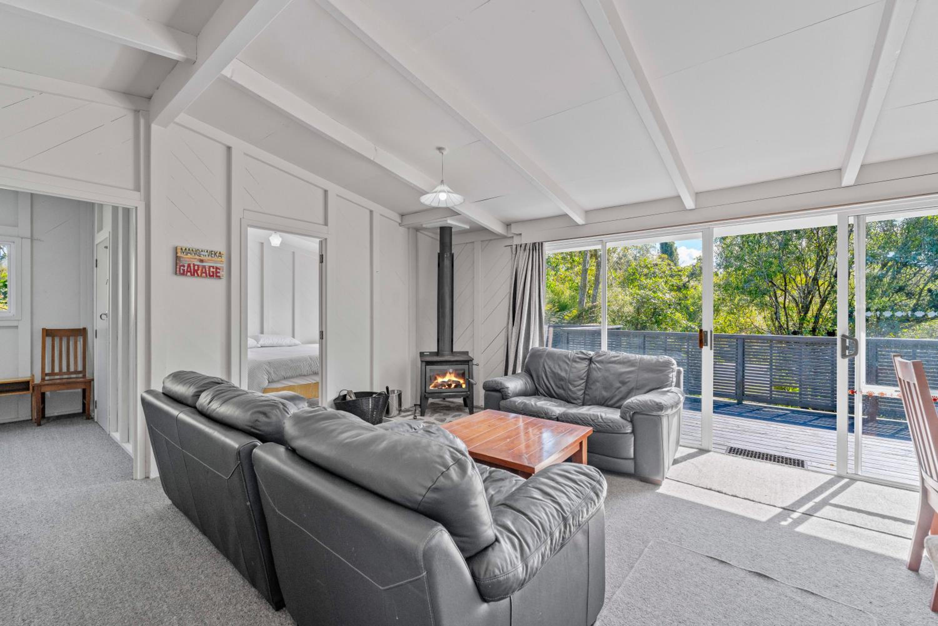 Duck Inn - Lake Taupo Holiday Home view 3