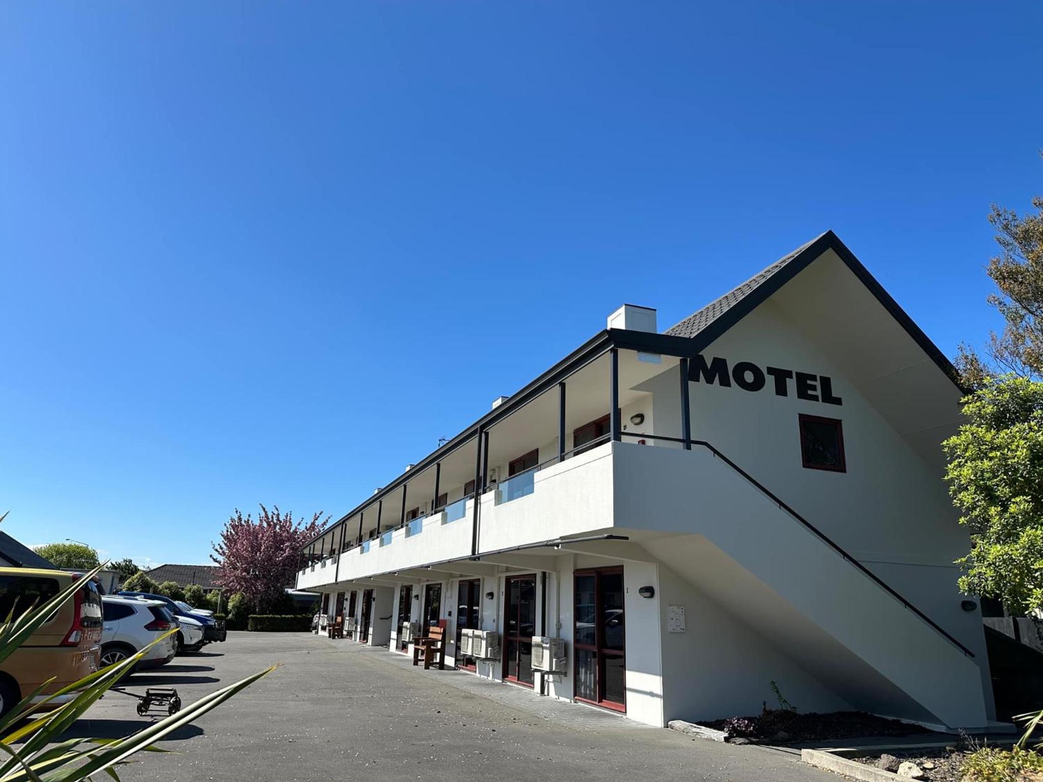 Airways Motel - Image 1