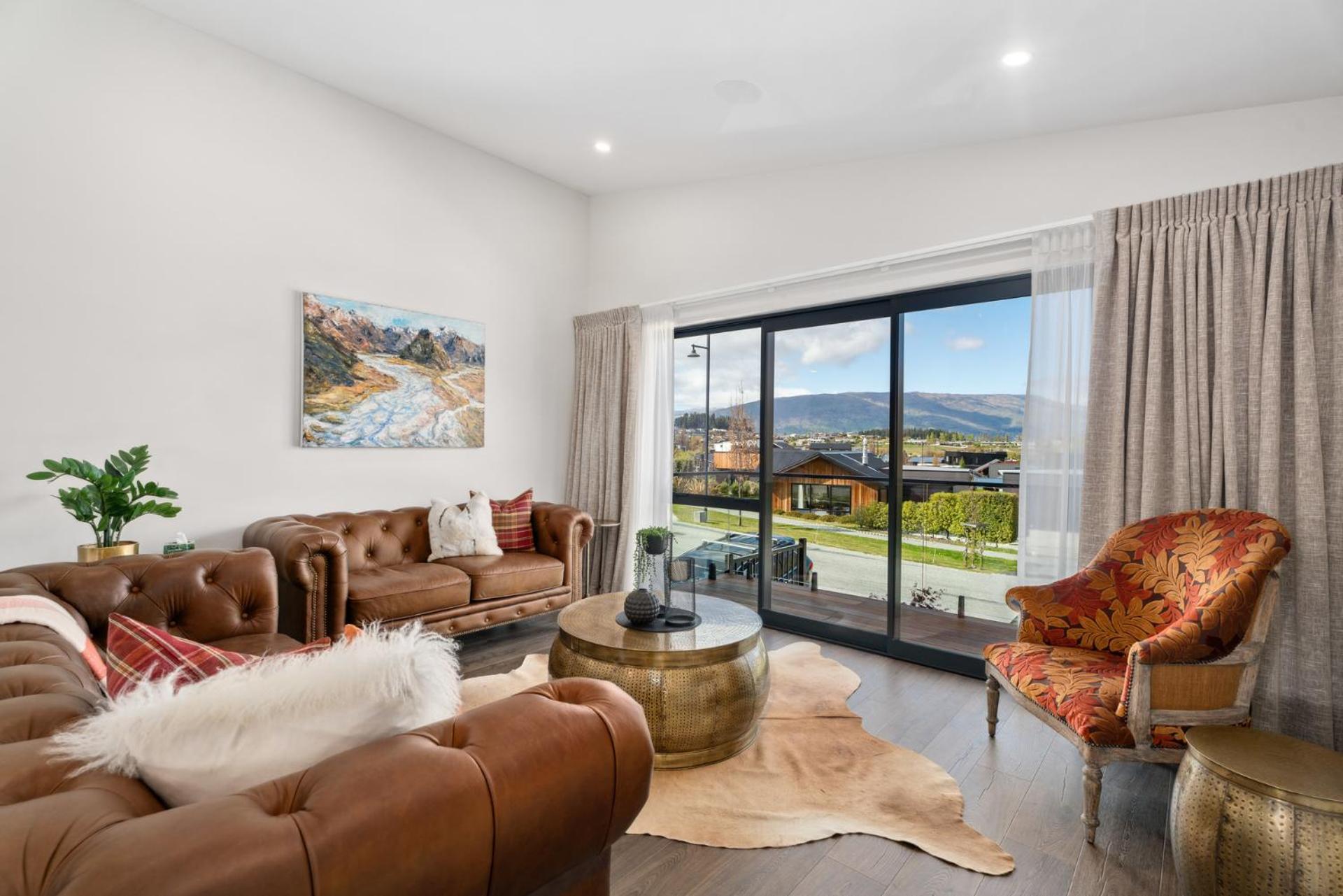 86 on Kirimoko - Wanaka Holiday Home view 2