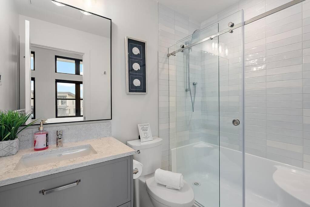 The Beach House at Saratoga Modern Beach Oasis