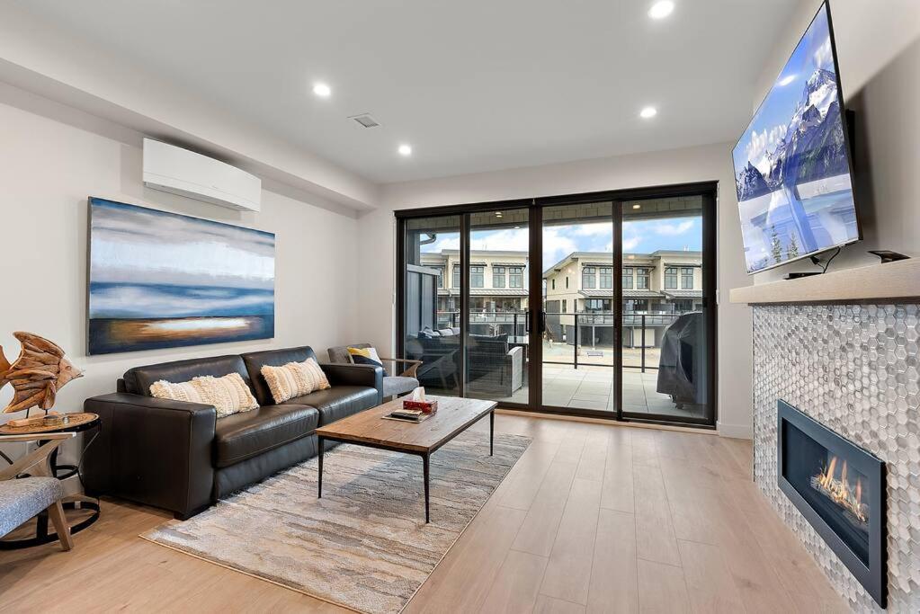 The Beach House at Saratoga Modern Beach Oasis