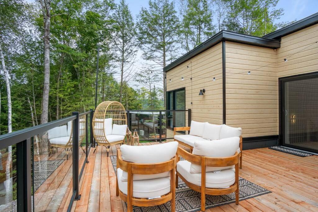 Ultra Luxurious Modern Chalet Private Jacuzzi