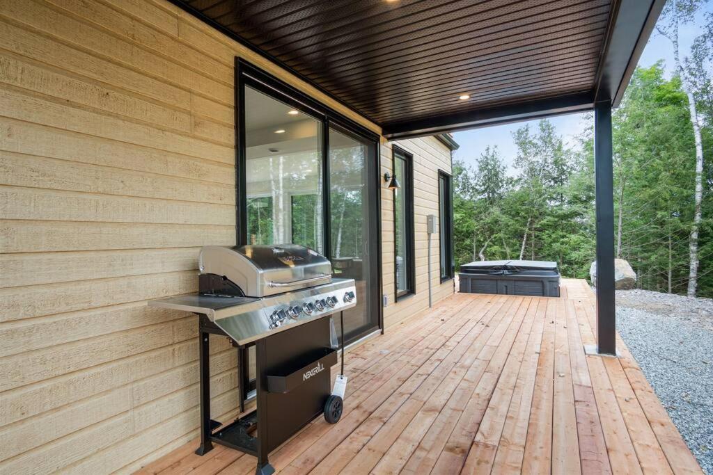 Ultra Luxurious Modern Chalet Private Jacuzzi