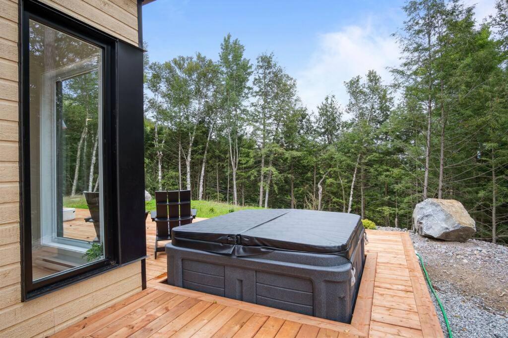 Ultra Luxurious Modern Chalet Private Jacuzzi
