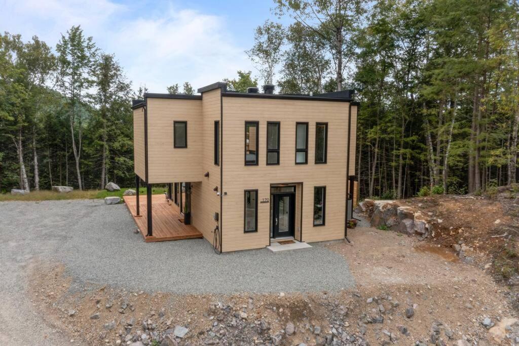 Ultra Luxurious Modern Chalet Private Jacuzzi