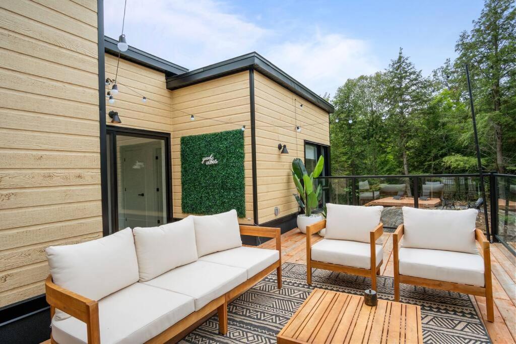 Ultra Luxurious Modern Chalet Private Jacuzzi