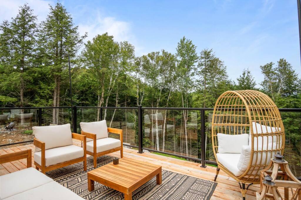 Ultra Luxurious Modern Chalet Private Jacuzzi